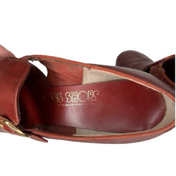 Vintage Red Cross Shoes - Picture 4 of 6